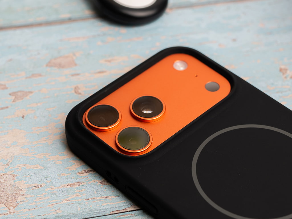 Silikonový kryt s MagSafe na iPhone 17 Pro Max - Černý syt 5